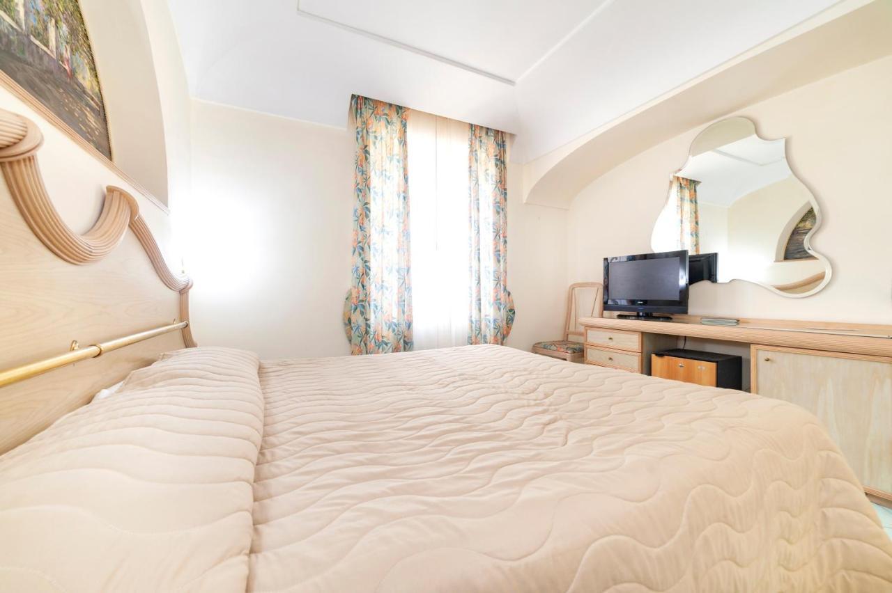 Hotel Terme Don Pepe Lacco Ameno  Esterno foto